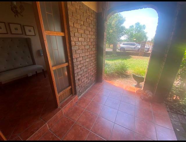 5 BEDROOM HOUSE FOR SALE IN MIDDELBURG SOUTH
